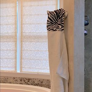 Reversible hooded towel for kids! Super cute!